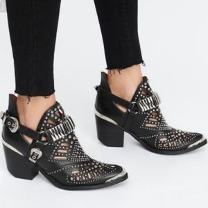 **FOUND** Jeffrey Campbell Calhoun 4 Booties Size 7.5 or 8